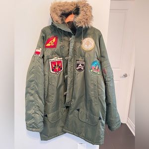 Avirex army coat with patches L